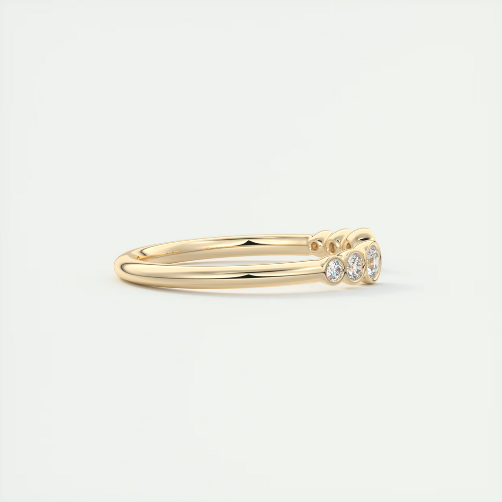 Graduated Open Bezel Wedding Band (0.20 TCW)